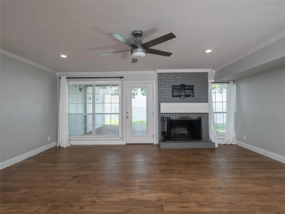100 Edgewater Drive #44 Livingston, TX 77351