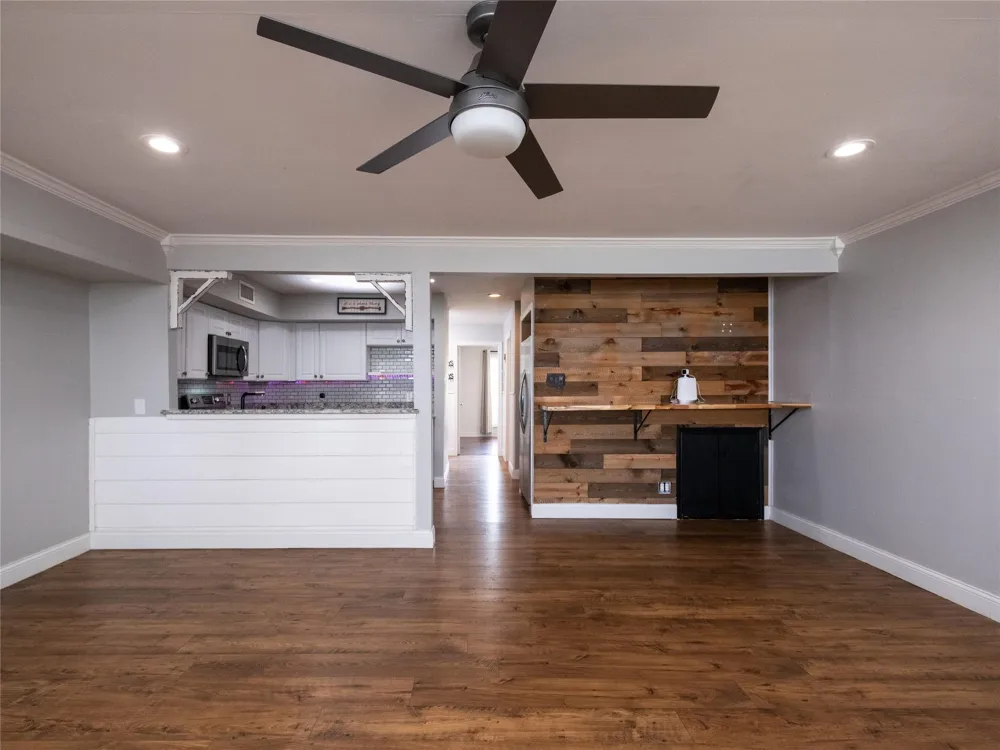 100 Edgewater Drive #44 Livingston, TX 77351