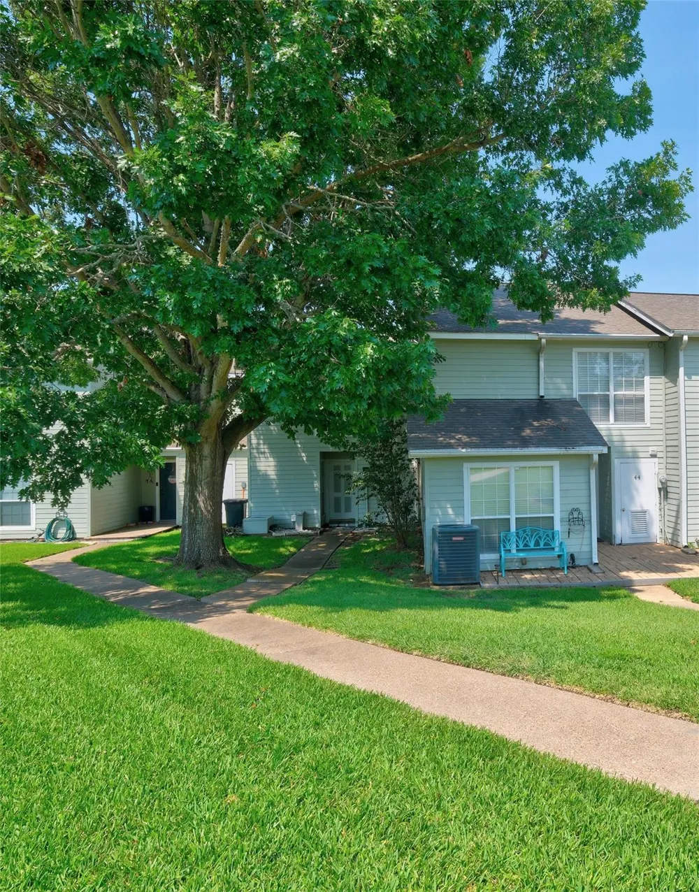 100 Edgewater Drive #44 Livingston, TX 77351