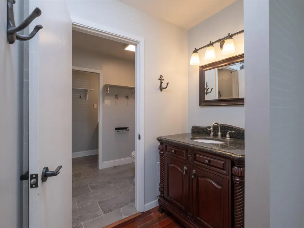 100 Edgewater Drive #44 Livingston, TX 77351