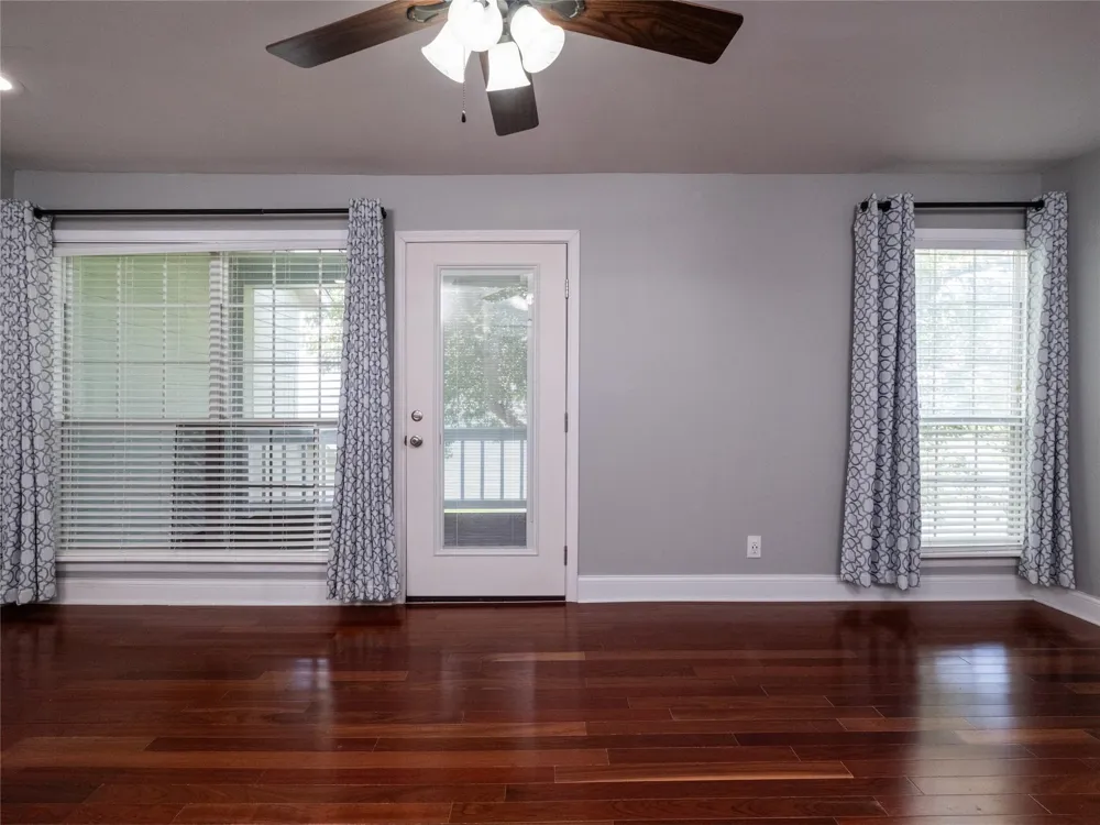 100 Edgewater Drive #44 Livingston, TX 77351