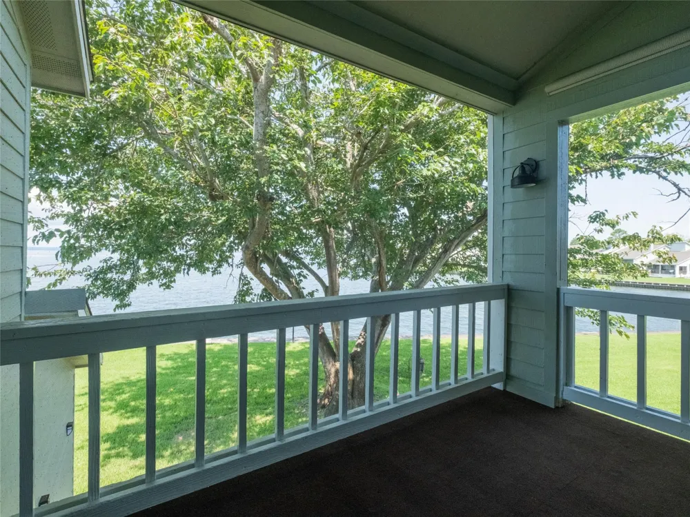 100 Edgewater Drive #44 Livingston, TX 77351