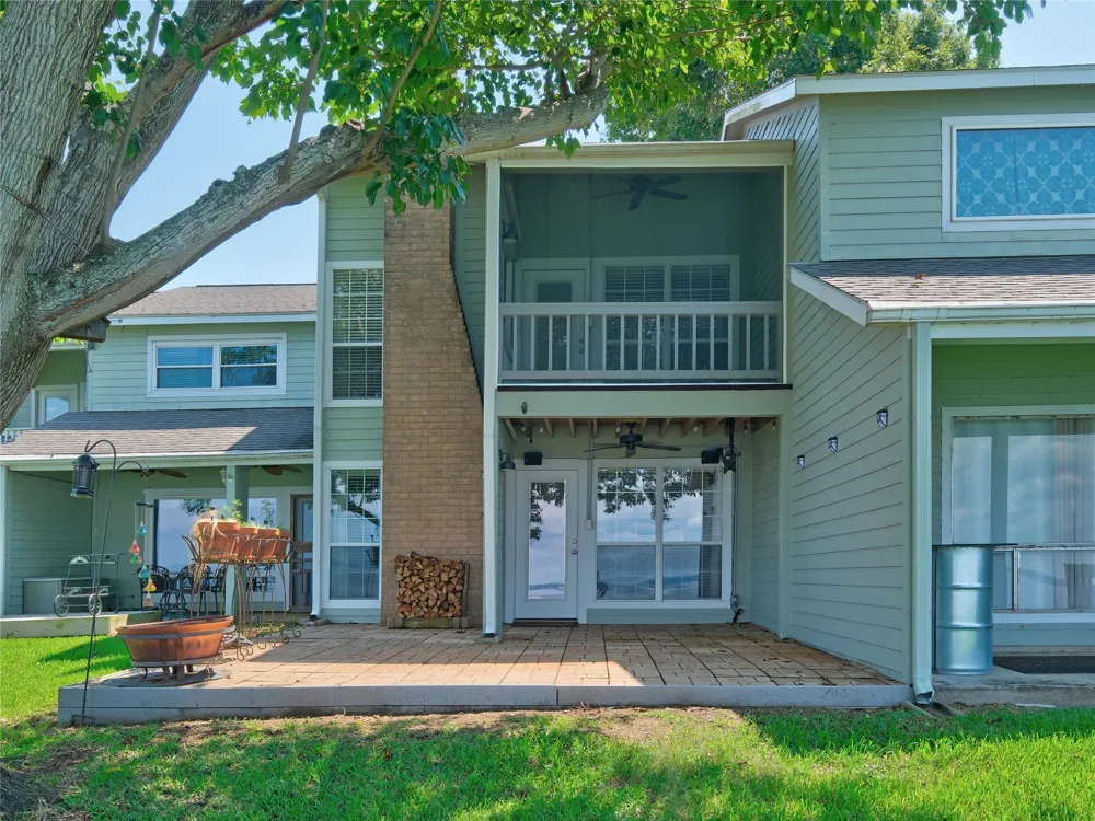 100 Edgewater Drive #44 Livingston, TX 77351