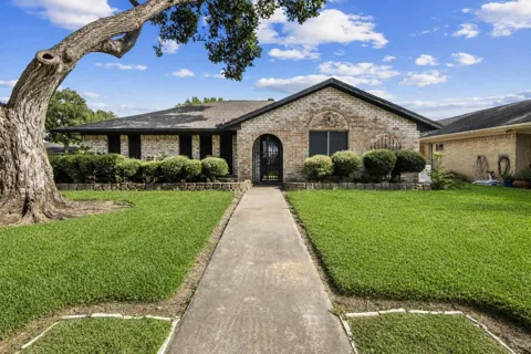 201 E Temperance Lane