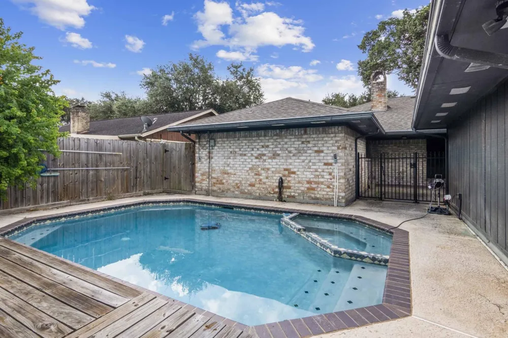 201 E Temperance Lane Deer Park, TX 77536