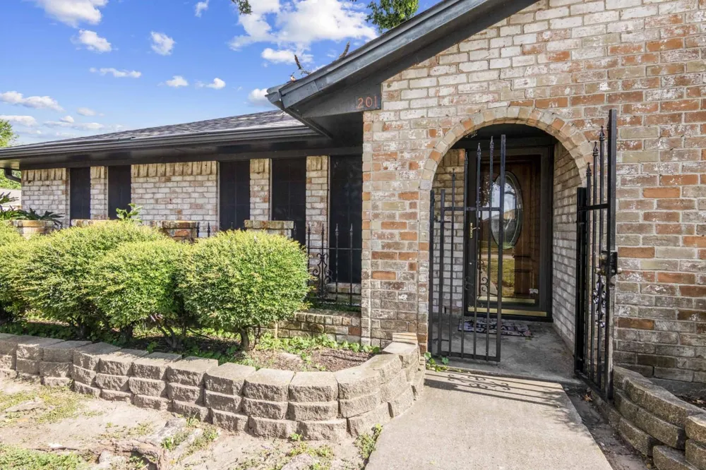 201 E Temperance Lane Deer Park, TX 77536
