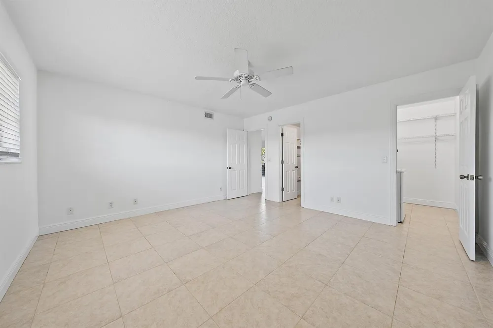 316 Southwind Court #Apt 107 North Palm Beach, FL 33408