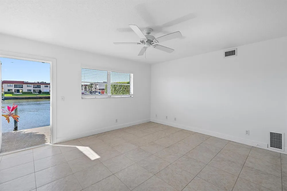 316 Southwind Court #Apt 107 North Palm Beach, FL 33408