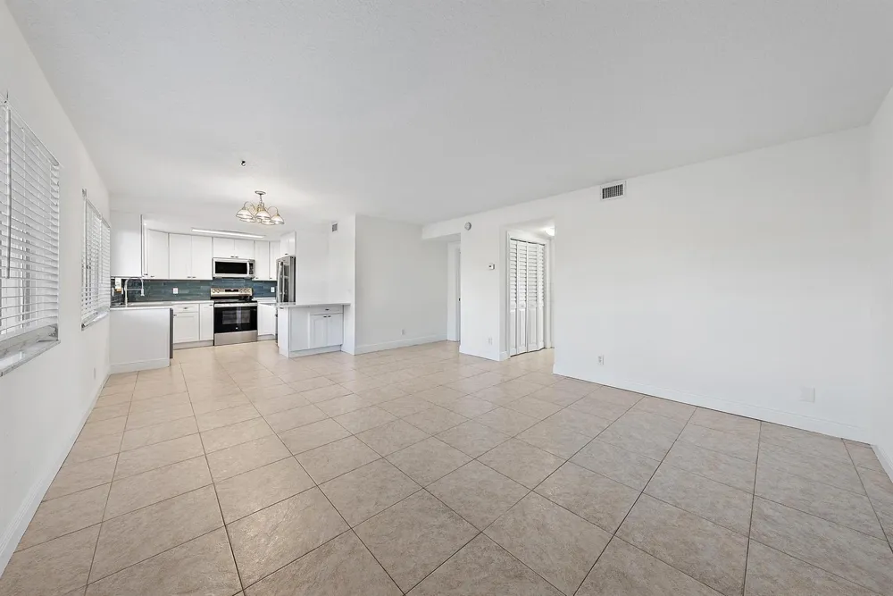 316 Southwind Court #Apt 107 North Palm Beach, FL 33408