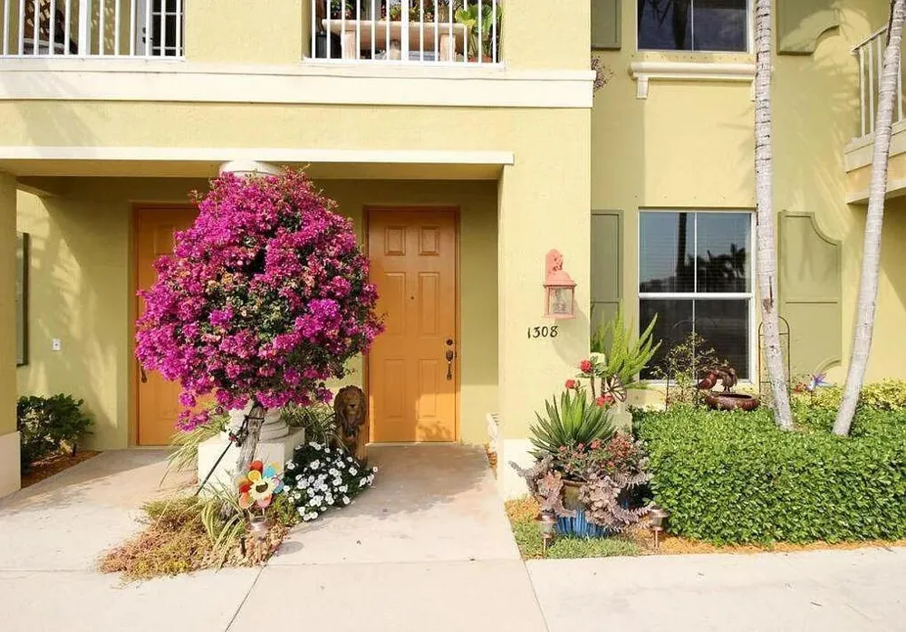 1308 PIAZZA DELLE PALLOTTOLE Boynton Beach, FL 33426