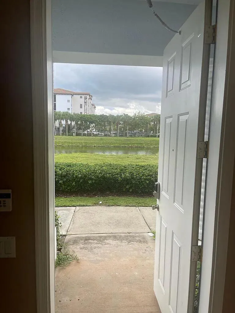 1308 PIAZZA DELLE PALLOTTOLE Boynton Beach, FL 33426