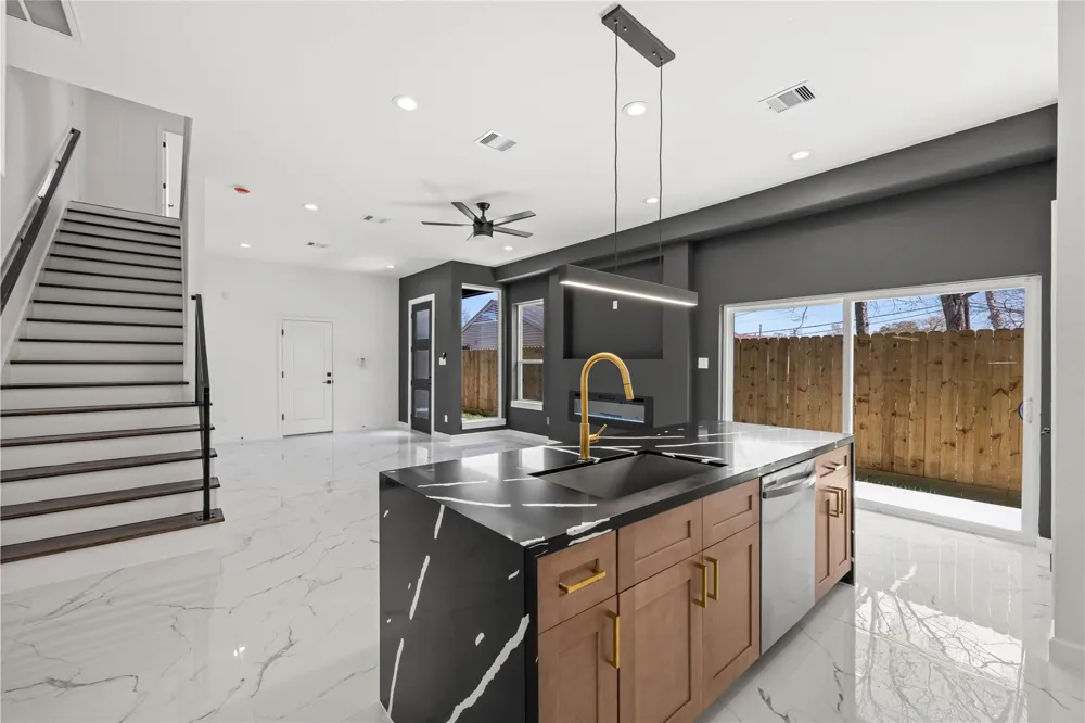 5110 Westover Street Houston, TX 77033