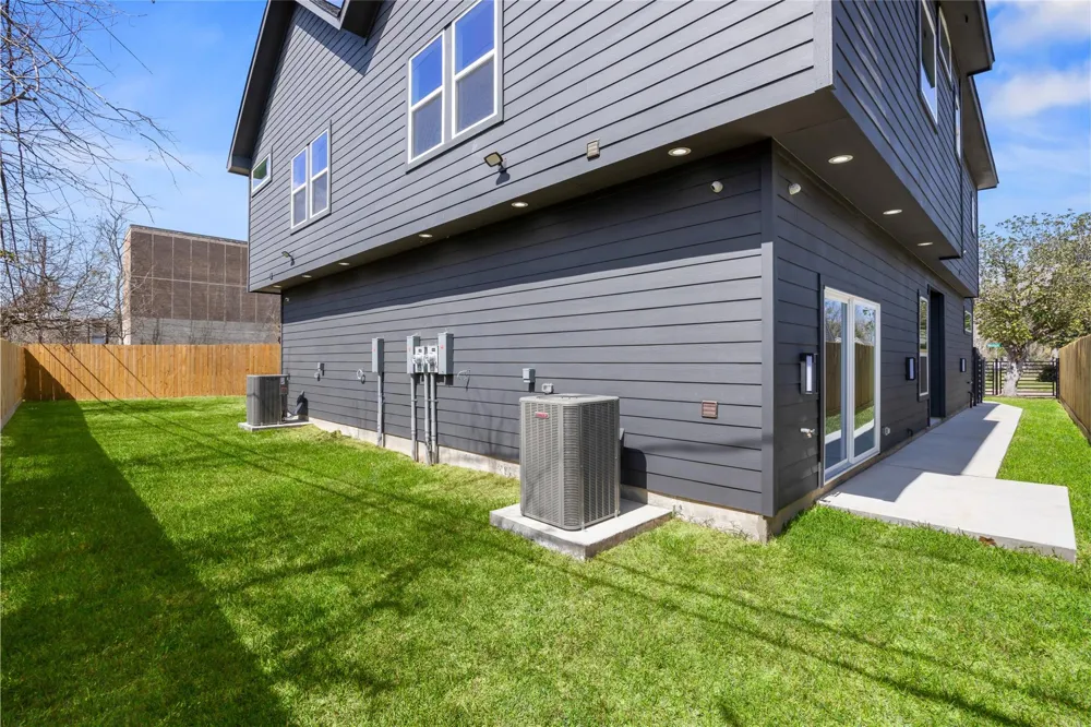 5110 Westover Street Houston, TX 77033