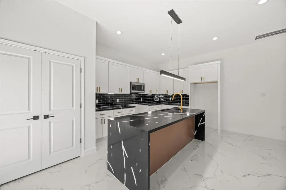 5110 Westover Street Houston, TX 77033