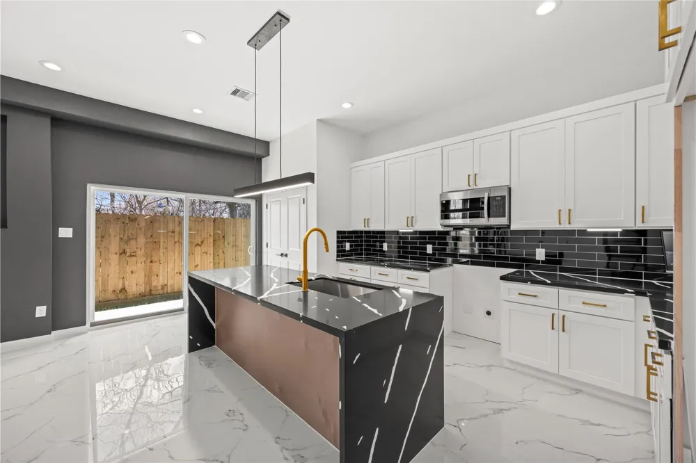 5110 Westover Street Houston, TX 77033