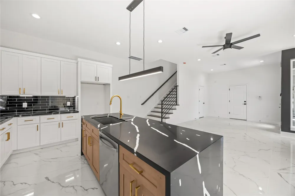 5110 Westover Street Houston, TX 77033