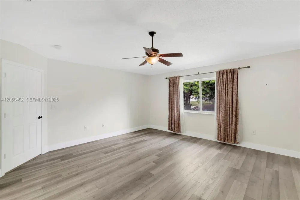 16850 Crestview Ln Weston, FL 33326