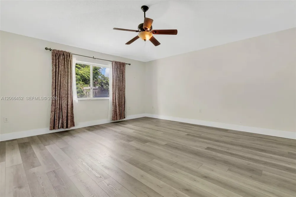 16850 Crestview Ln Weston, FL 33326