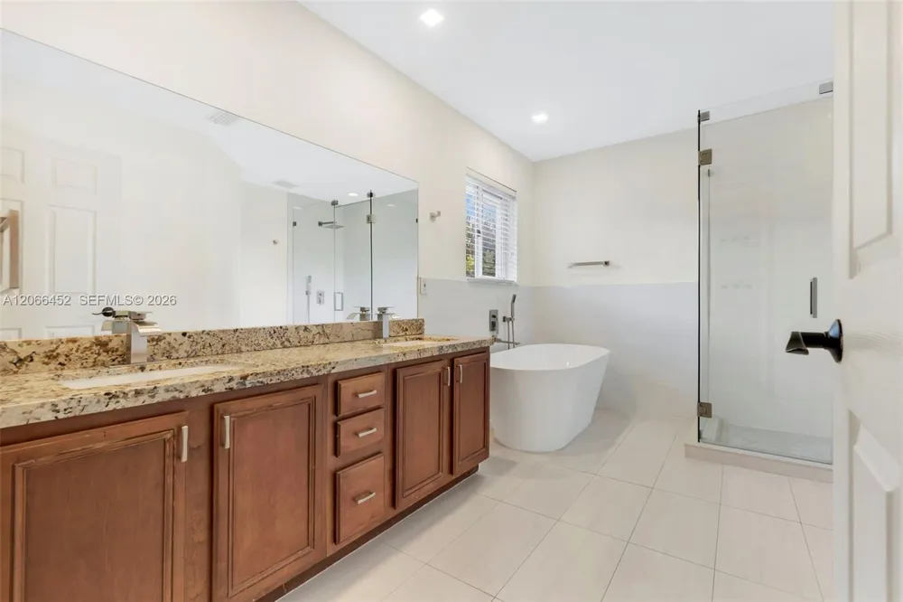 16850 Crestview Ln Weston, FL 33326
