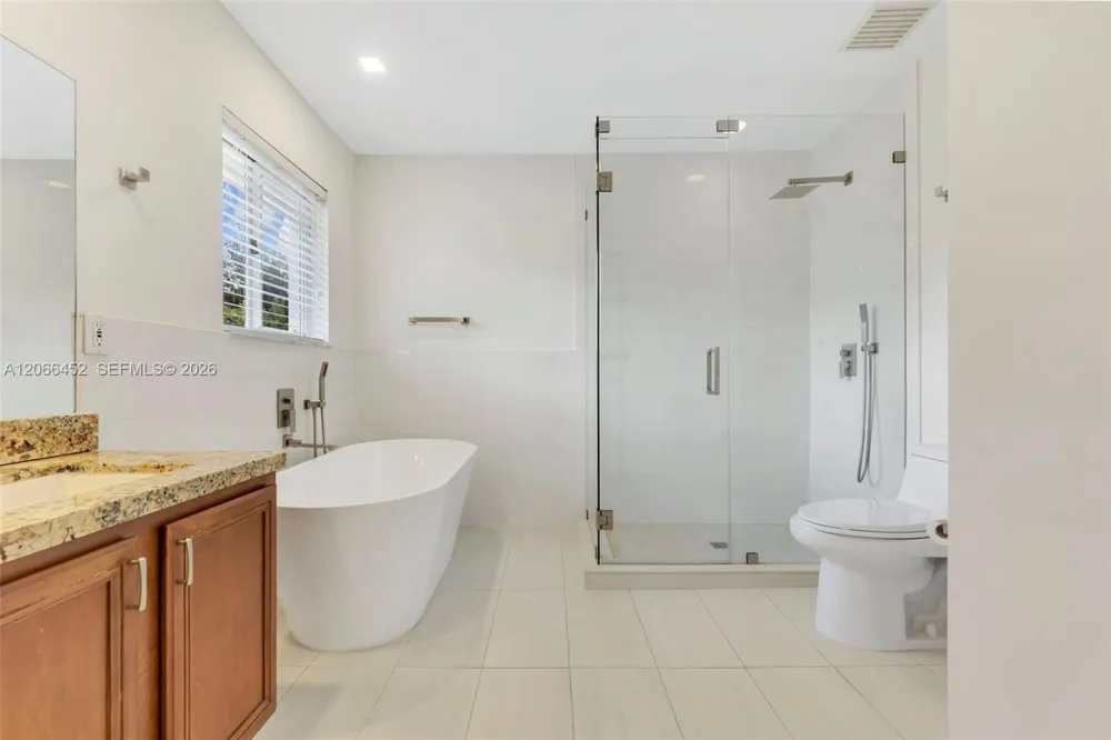 16850 Crestview Ln Weston, FL 33326