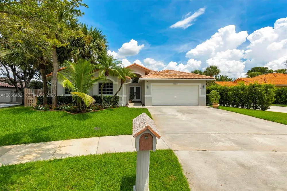 16850 Crestview Ln Weston, FL 33326
