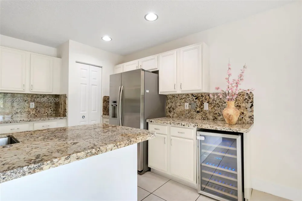 16850 Crestview Ln Weston, FL 33326