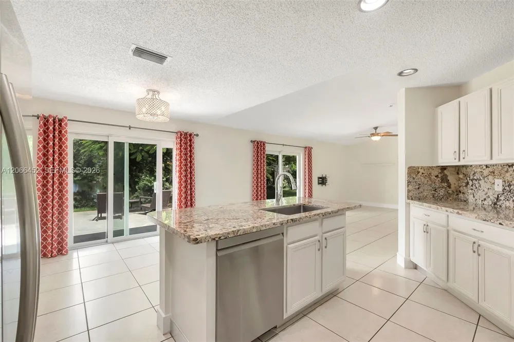 16850 Crestview Ln Weston, FL 33326
