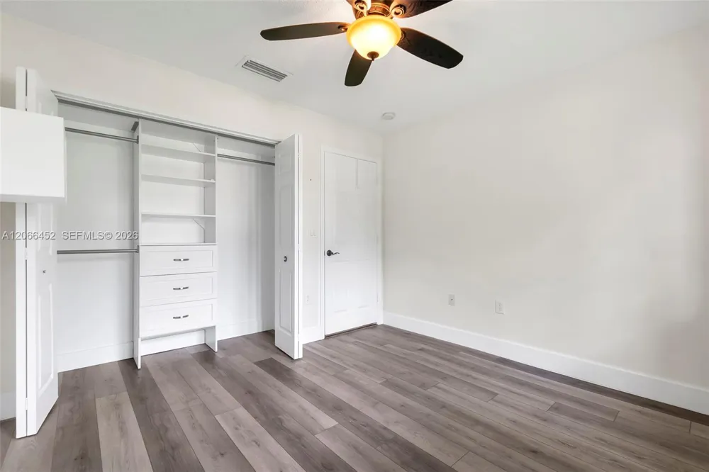 16850 Crestview Ln Weston, FL 33326