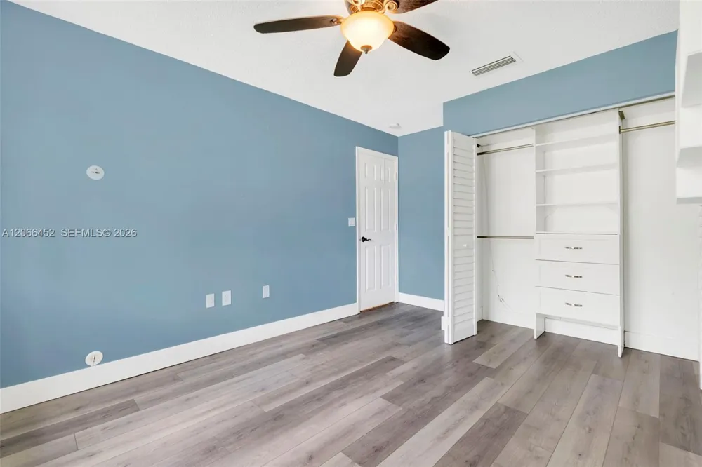 16850 Crestview Ln Weston, FL 33326