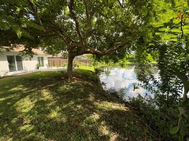 16850 Crestview Ln Weston, FL 33326