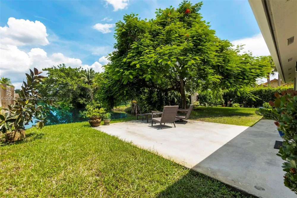 16850 Crestview Ln Weston, FL 33326