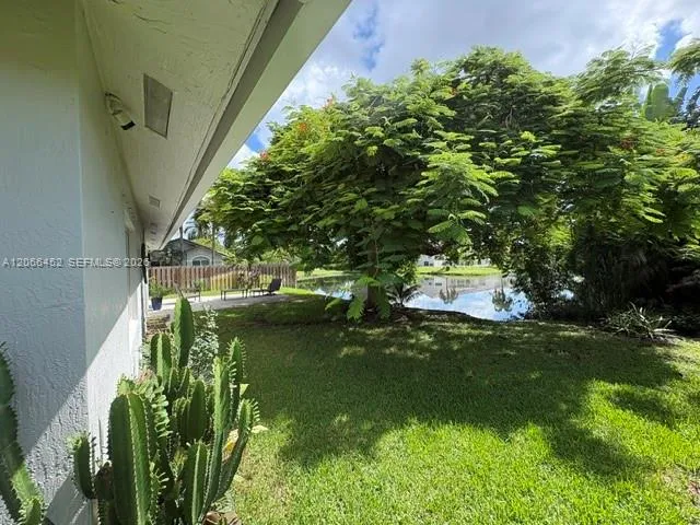 16850 Crestview Ln Weston, FL 33326