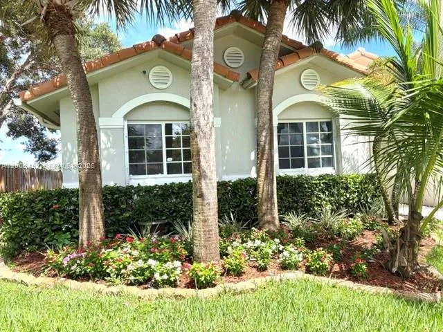 16850 Crestview Ln Weston, FL 33326