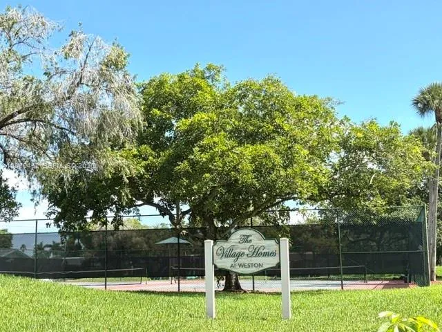16850 Crestview Ln Weston, FL 33326