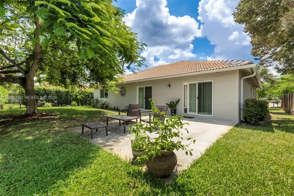 16850 Crestview Ln Weston, FL 33326