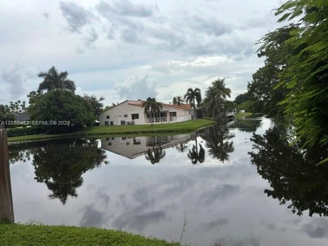 16850 Crestview Ln Weston, FL 33326