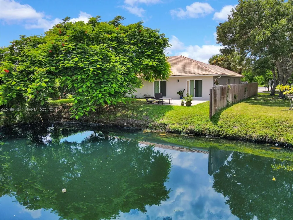 16850 Crestview Ln Weston, FL 33326
