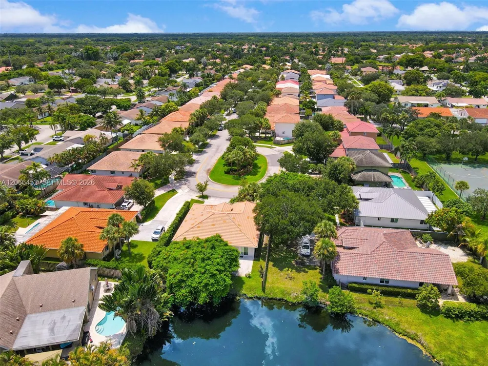 16850 Crestview Ln Weston, FL 33326