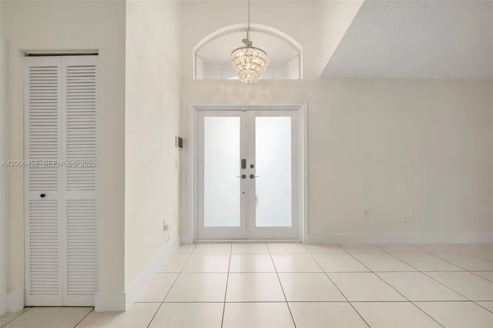 16850 Crestview Ln Weston, FL 33326