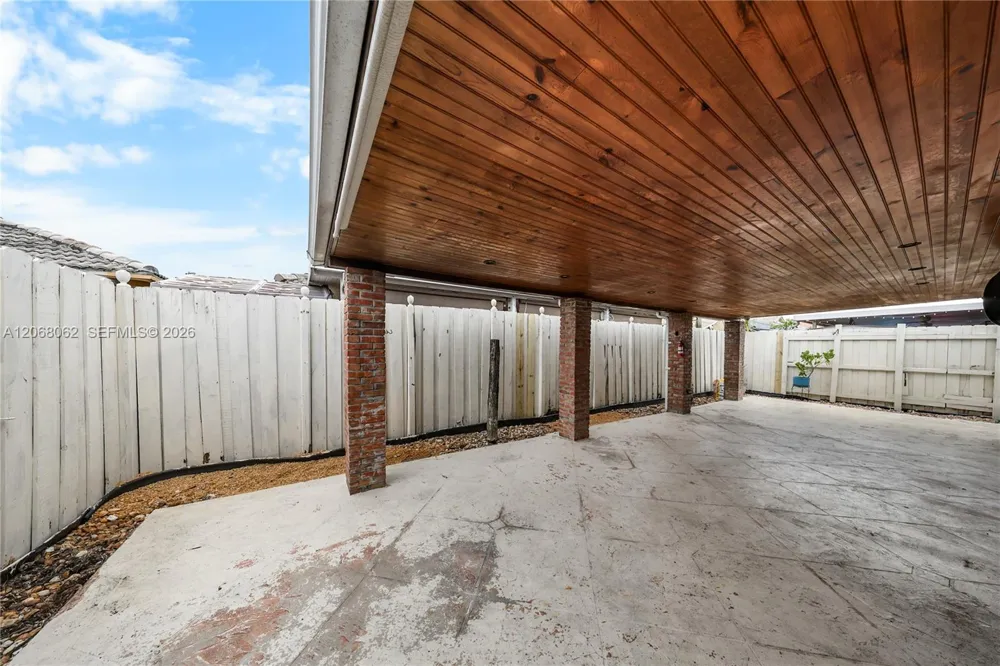 10033 NW 126th Ter Hialeah Gardens, FL 33018