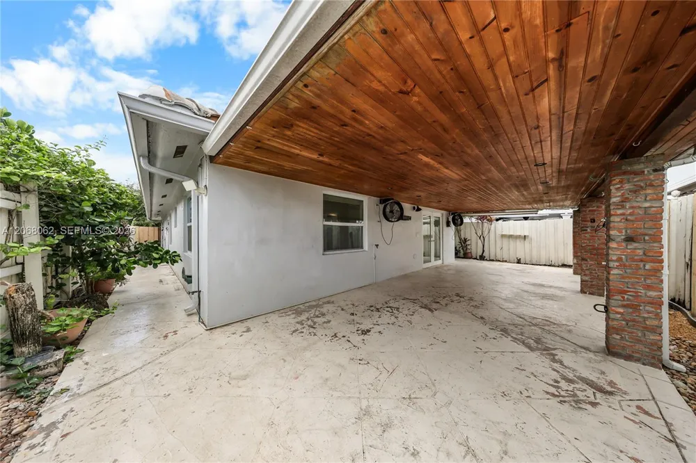 10033 NW 126th Ter Hialeah Gardens, FL 33018