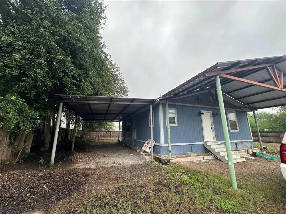 2405 Cox Street Beeville, TX 78102