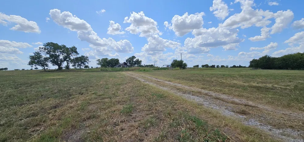 553 Hcr 3110 Abbott, TX 76621