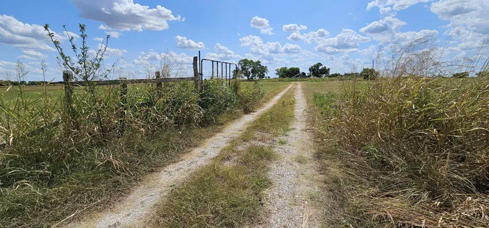 553 Hcr 3110 Abbott, TX 76621