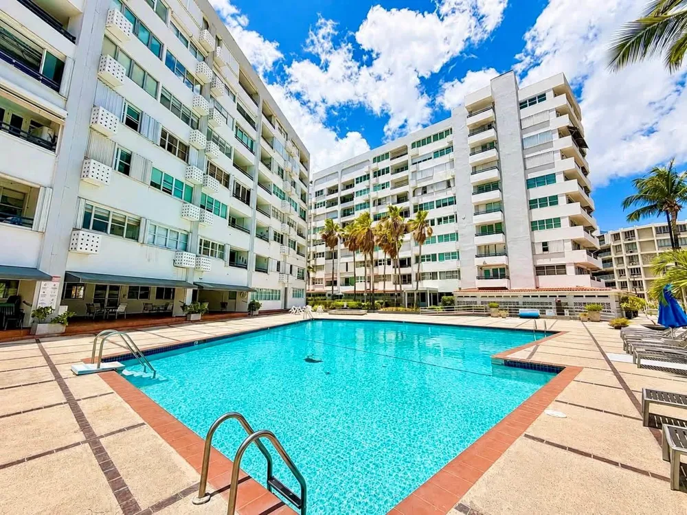 187 C. HORIZONTE #310 Carolina, PR 00979