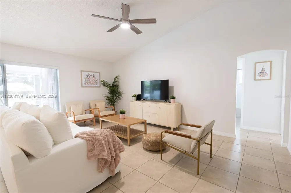 1085 INDIAN RIDGE TRL E Kissimmee, FL 34747