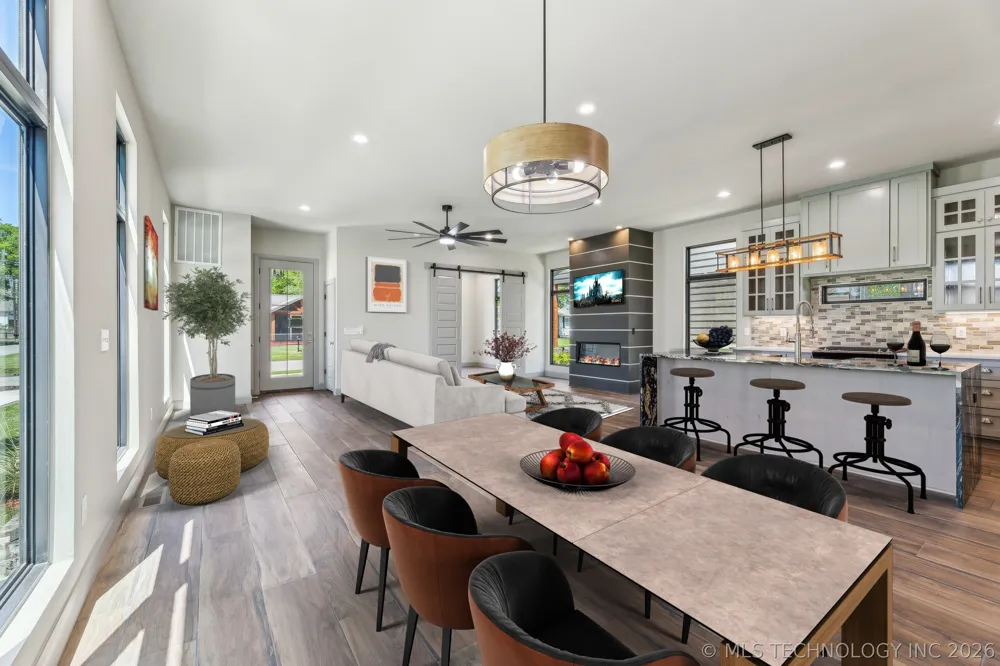 421 W Ft Worth Street Broken Arrow, OK 74012
