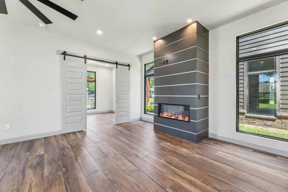 421 W Ft Worth Street Broken Arrow, OK 74012