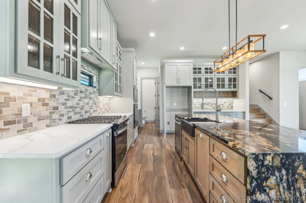 421 W Ft Worth Street Broken Arrow, OK 74012