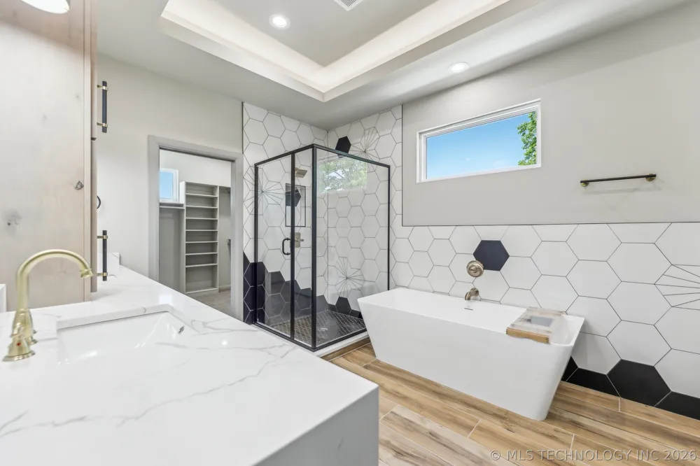 421 W Ft Worth Street Broken Arrow, OK 74012